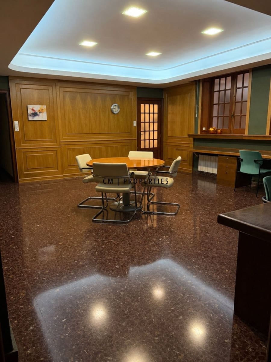 Office for rent in Valencia city - € 5,500 (Ref: 9939004)