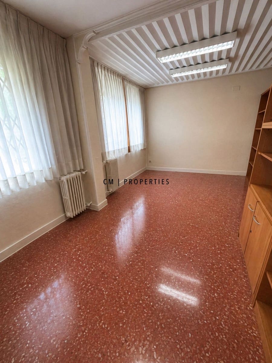 Office for rent in Valencia city - € 5,500 (Ref: 9939004)
