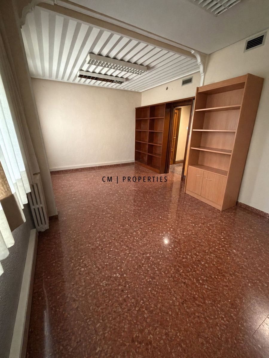Office for rent in Valencia city - € 5,500 (Ref: 9939004)