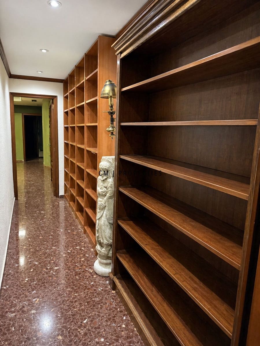 Office for rent in Valencia city - € 5,500 (Ref: 9939004)