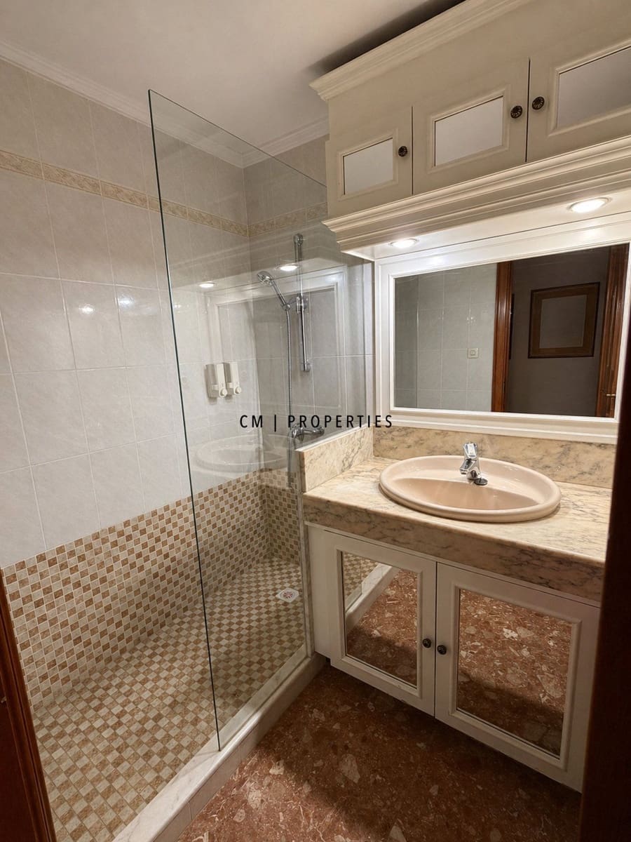 Office for rent in Valencia city - € 5,500 (Ref: 9939004)