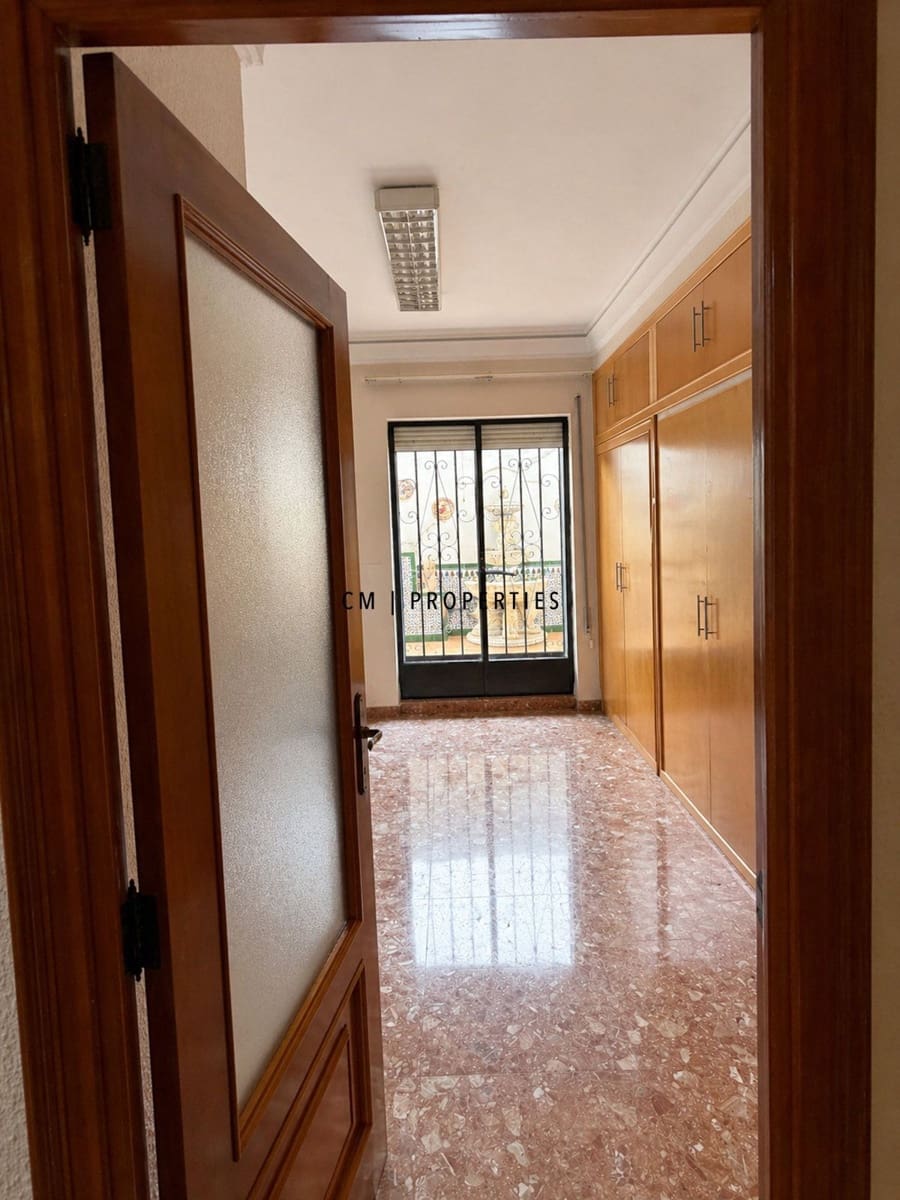 Office for rent in Valencia city - € 5,500 (Ref: 9939004)