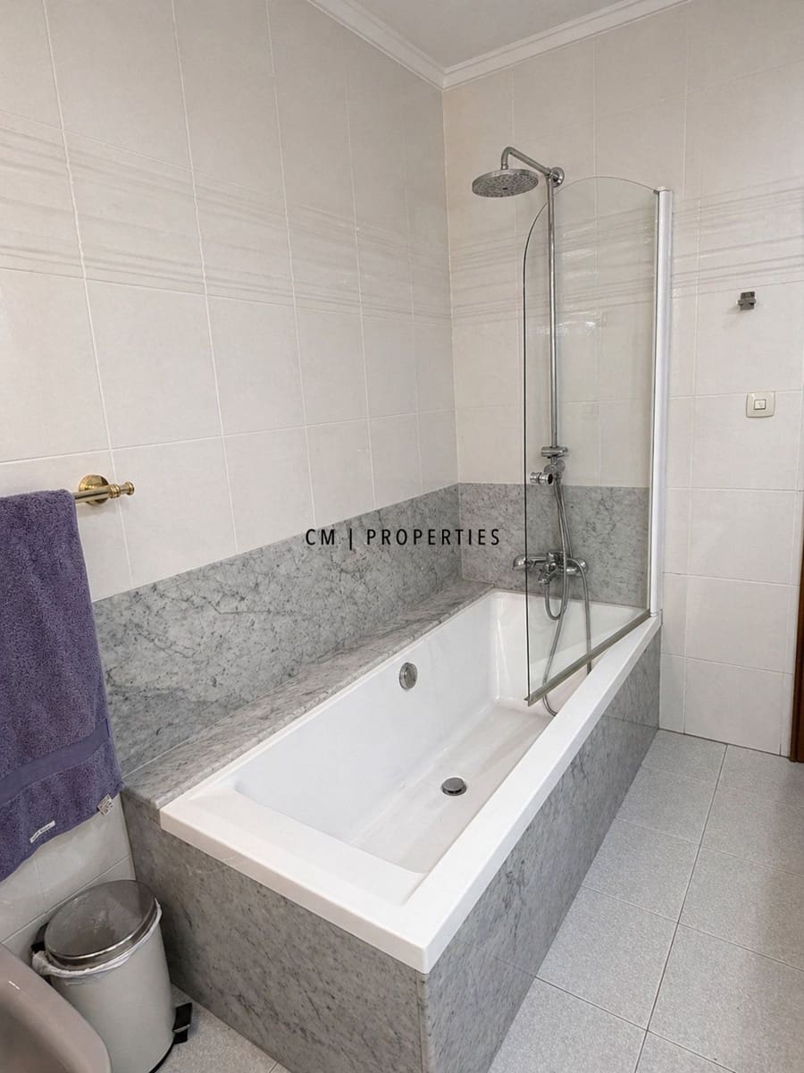 Office for rent in Valencia city - € 5,500 (Ref: 9939004)