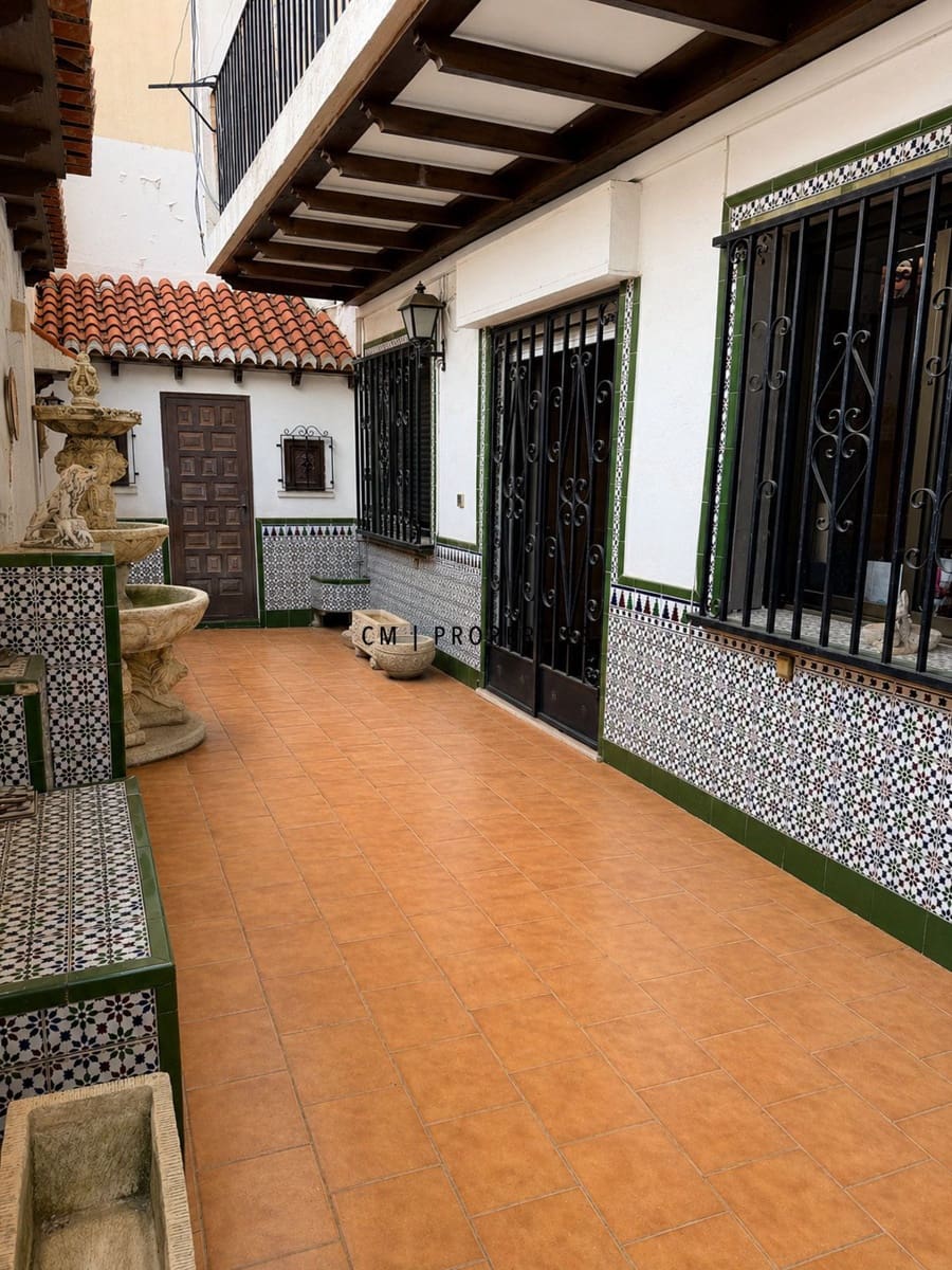 Office for rent in Valencia city - € 5,500 (Ref: 9939004)