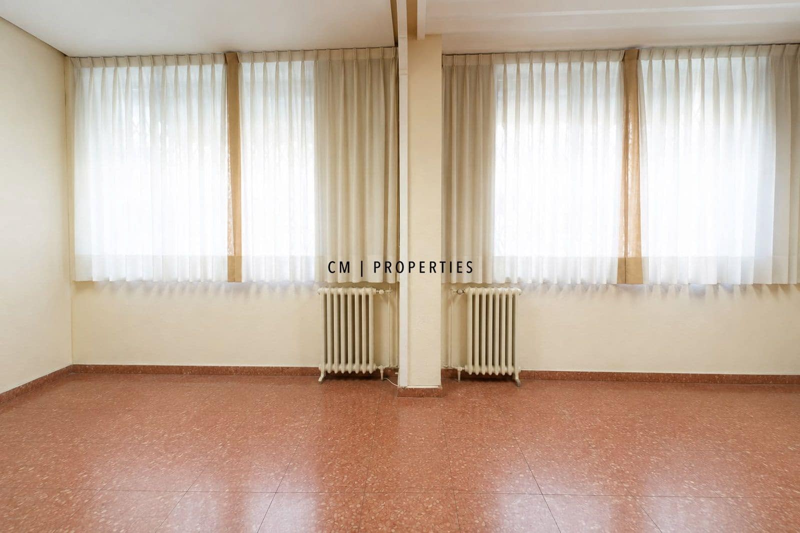 Biuro do wynajęcia w Miasto Walencja - 6 000 € (Ref: 9939004)