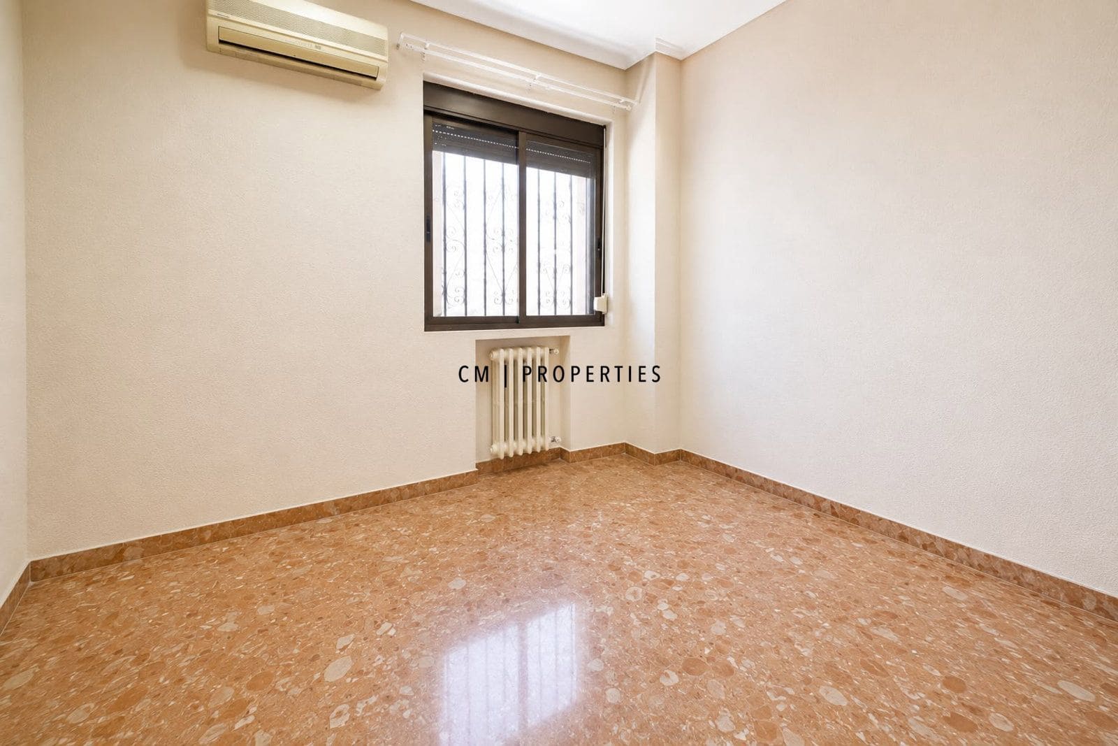 Biuro do wynajęcia w Miasto Walencja - 6 000 € (Ref: 9939004)