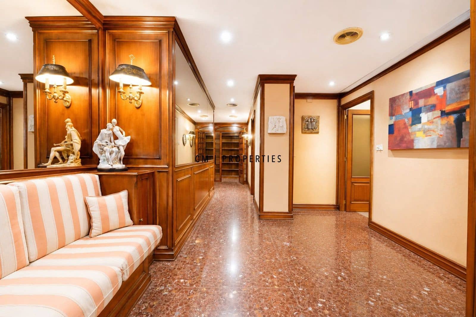 Biuro do wynajęcia w Miasto Walencja - 6 000 € (Ref: 9939004)