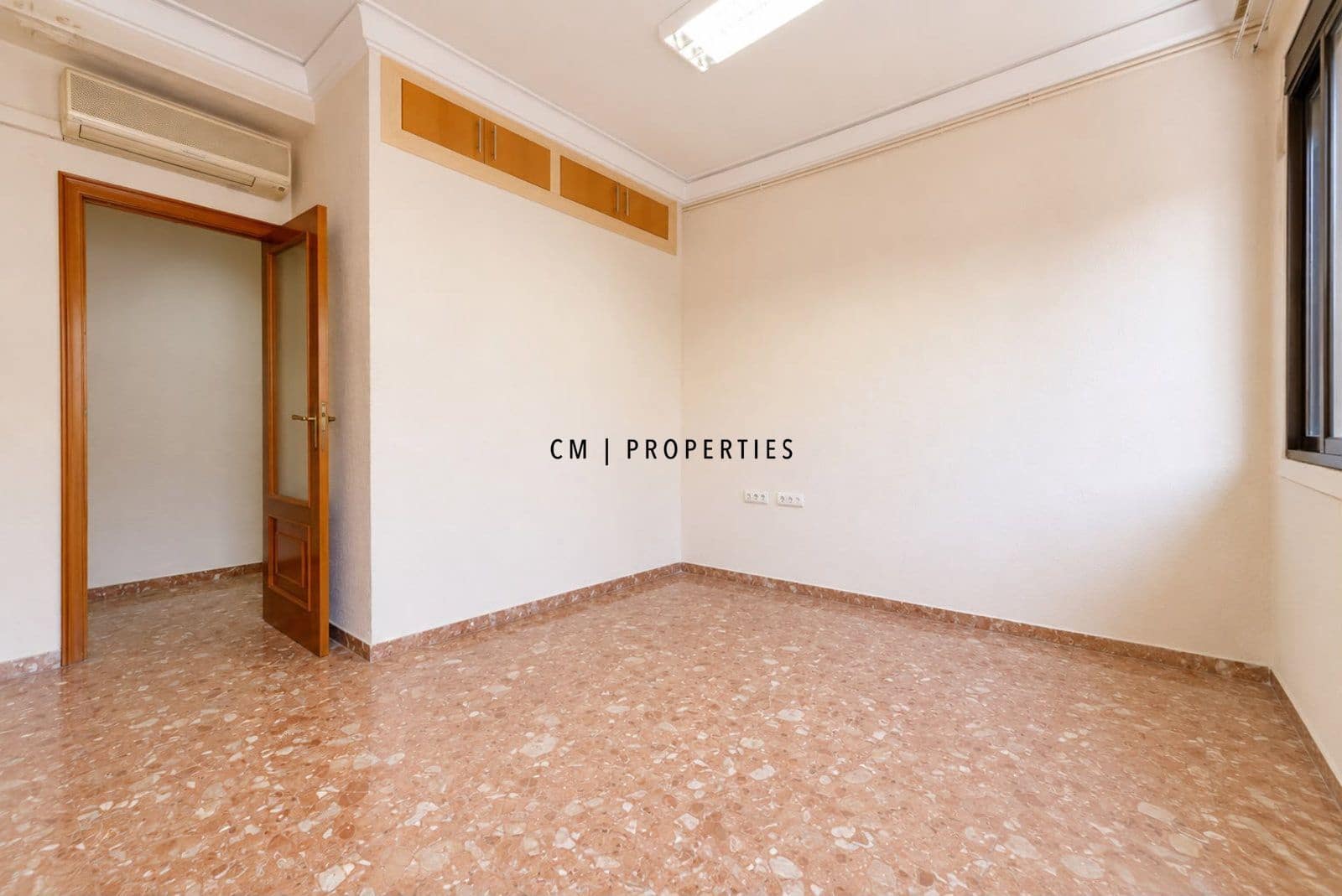 Biuro do wynajęcia w Miasto Walencja - 6 000 € (Ref: 9939004)