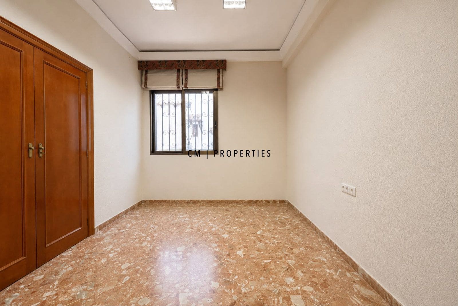Biuro do wynajęcia w Miasto Walencja - 6 000 € (Ref: 9939004)