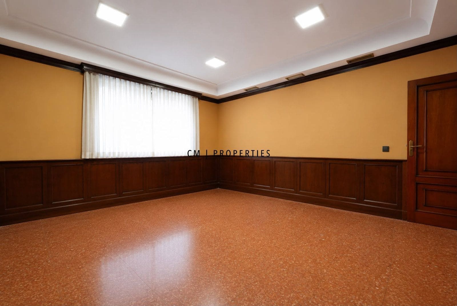 Biuro do wynajęcia w Miasto Walencja - 6 000 € (Ref: 9939004)