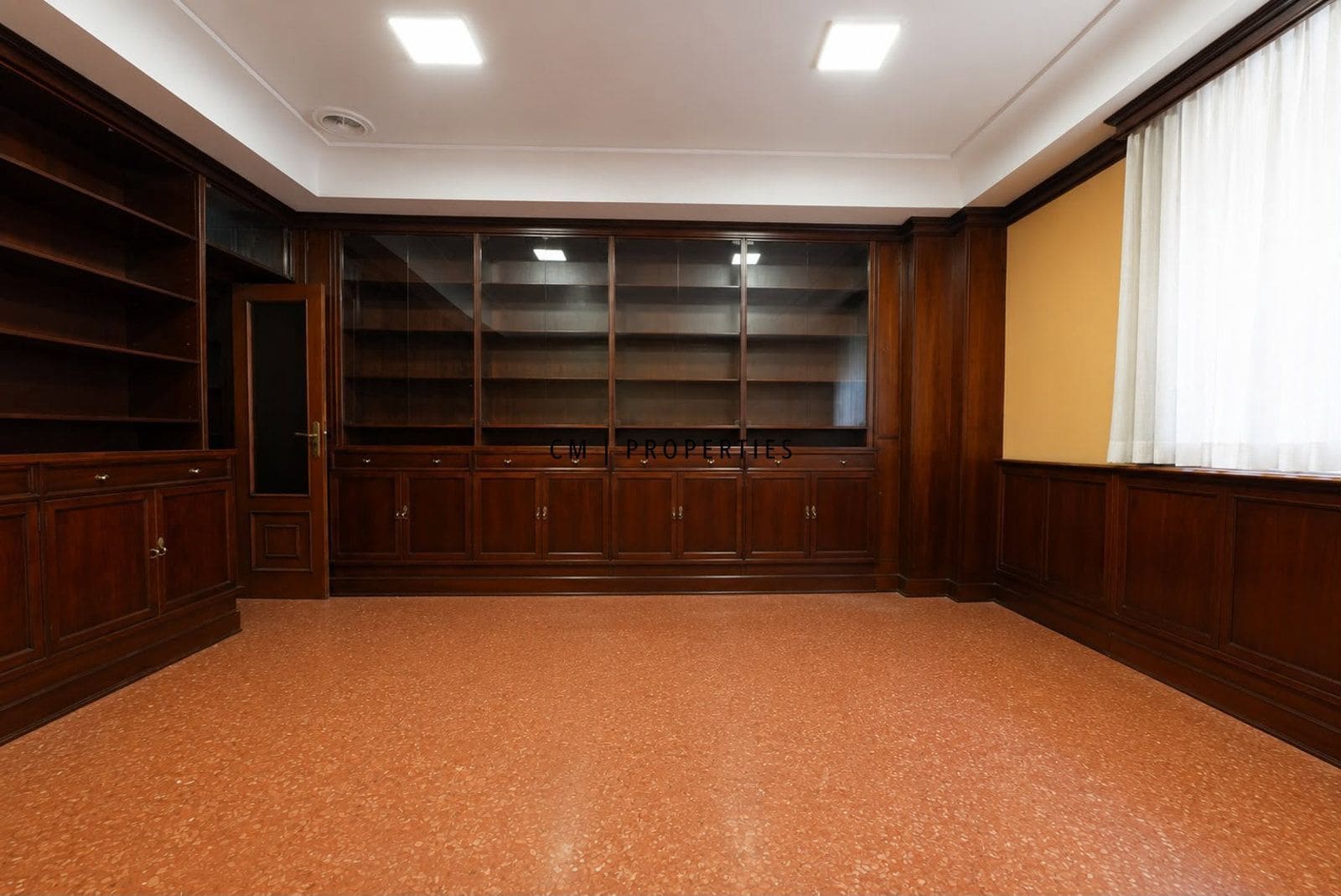 Biuro do wynajęcia w Miasto Walencja - 6 000 € (Ref: 9939004)