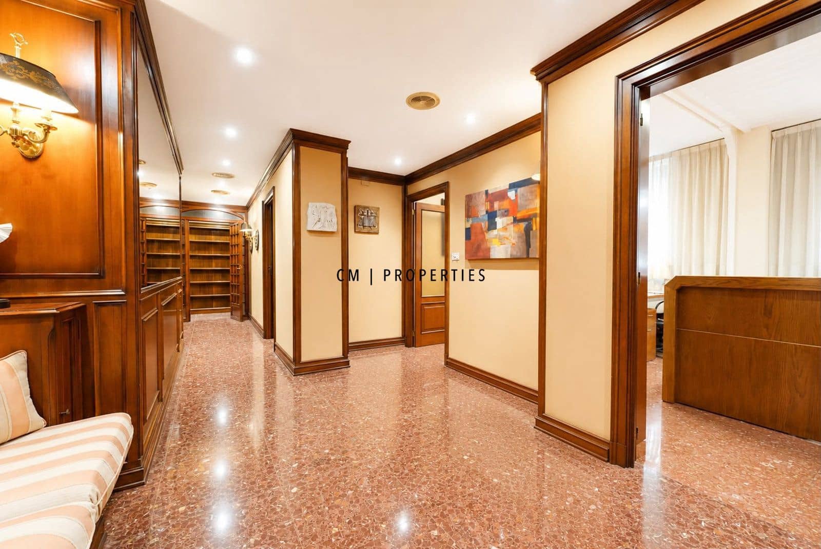 Biuro do wynajęcia w Miasto Walencja - 6 000 € (Ref: 9939004)