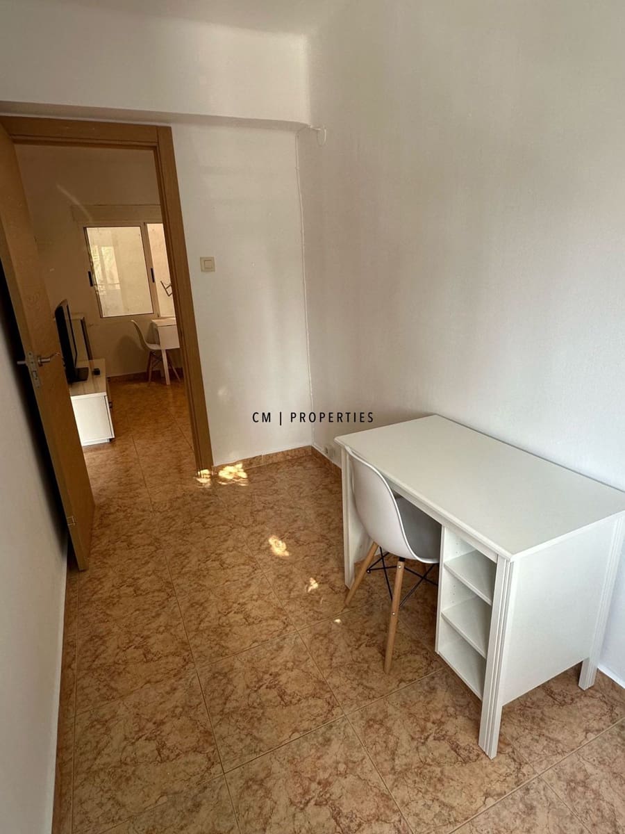 3 bedroom Flat for rent in Valencia city - € 1,600 (Ref: 9942858)