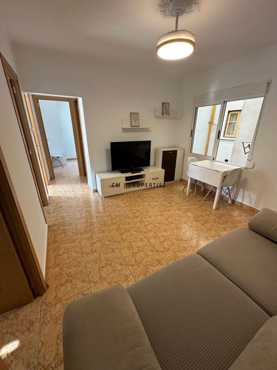 3 bedroom Flat for rent in Valencia city - € 1,600 (Ref: 9942858)