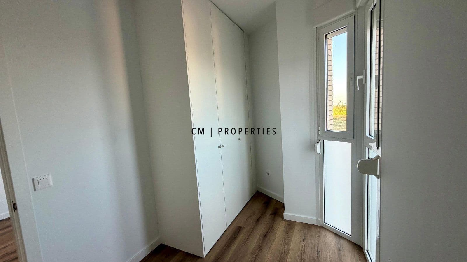 2 bedroom Flat for rent in Alginet with garage - € 900 (Ref: 9943844)
