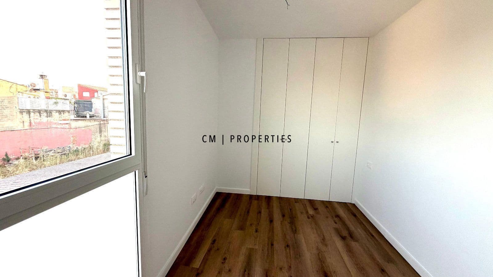 2 bedroom Flat for rent in Alginet with garage - € 900 (Ref: 9943844)