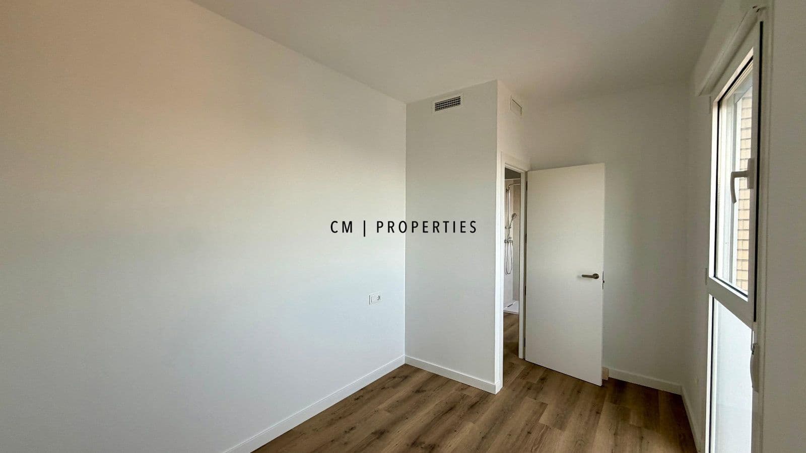 2 bedroom Flat for rent in Alginet with garage - € 900 (Ref: 9943844)