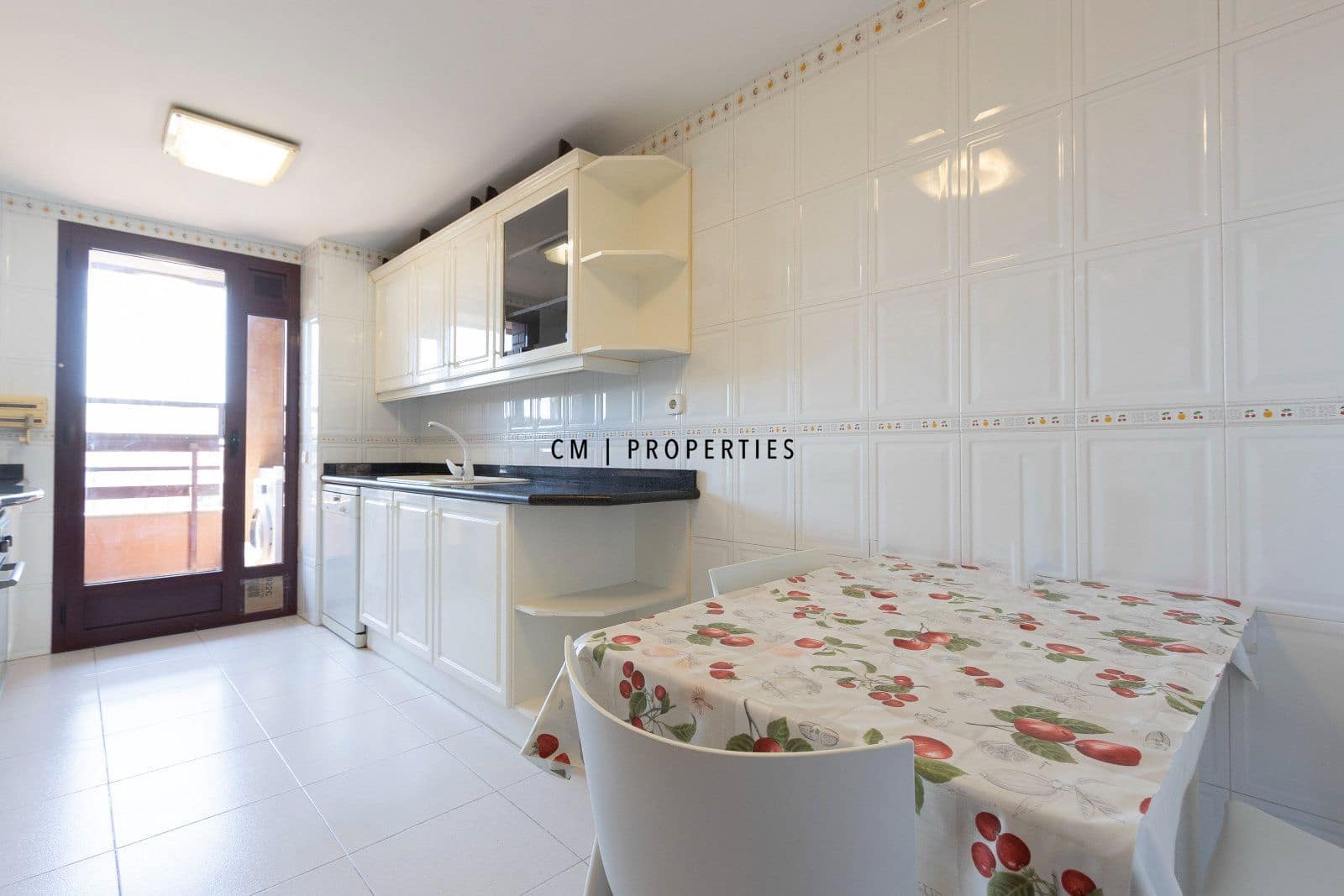 3 soverom Leilighet til leie i Valencia by - € 1 700 (Ref: 9946023)