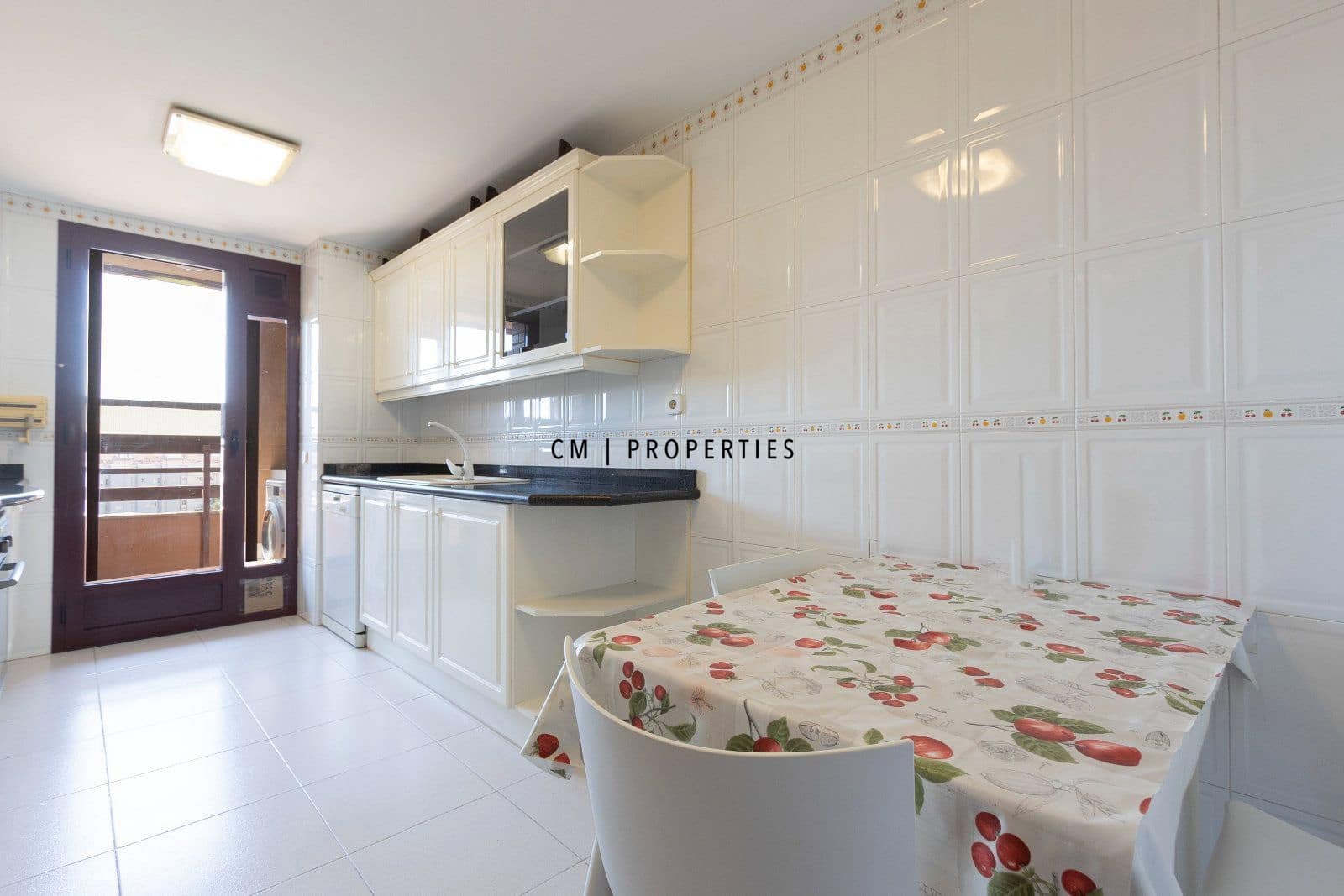3 soverom Leilighet til leie i Valencia by - € 1 700 (Ref: 9946023)