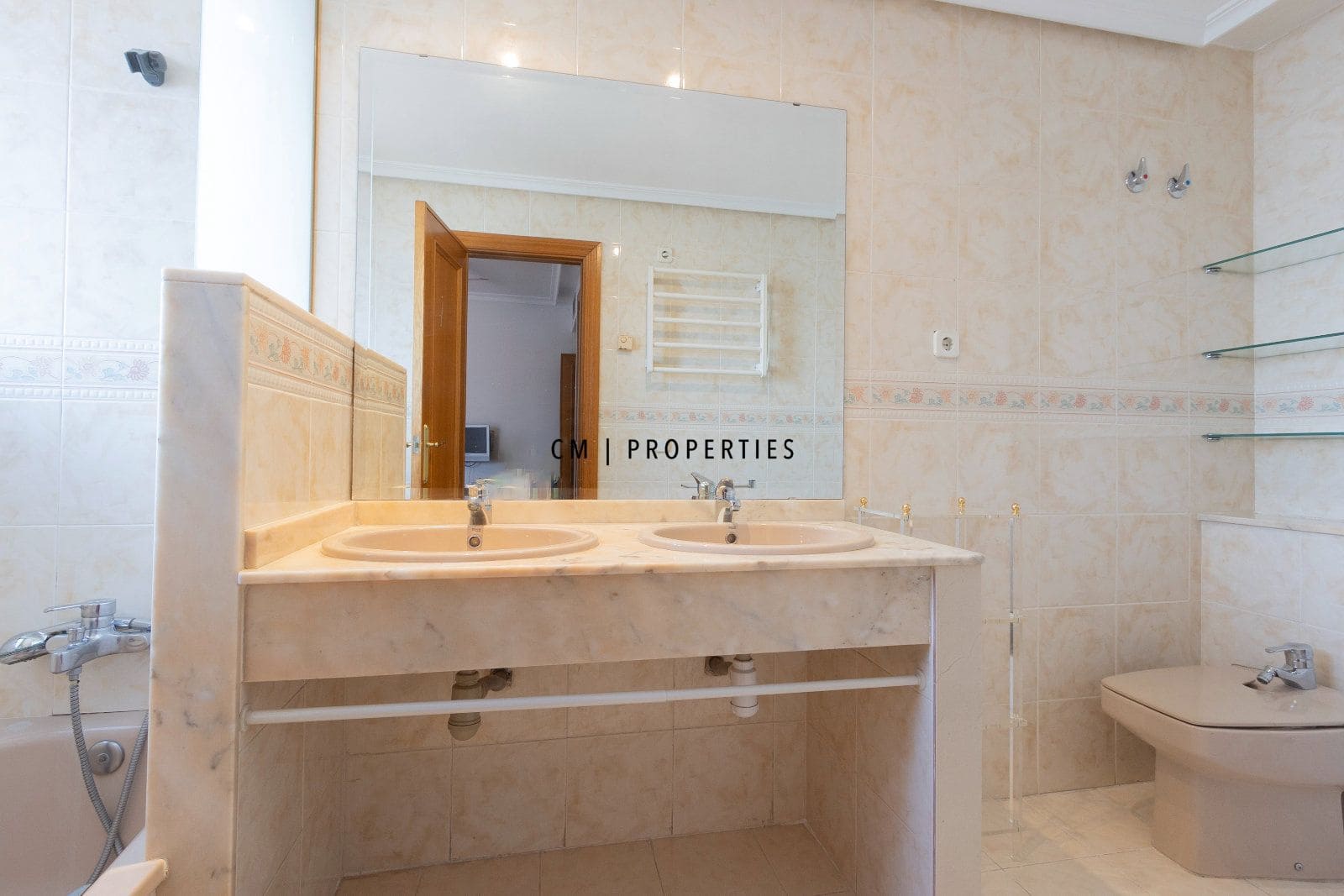 3 soverom Leilighet til leie i Valencia by - € 1 700 (Ref: 9946023)