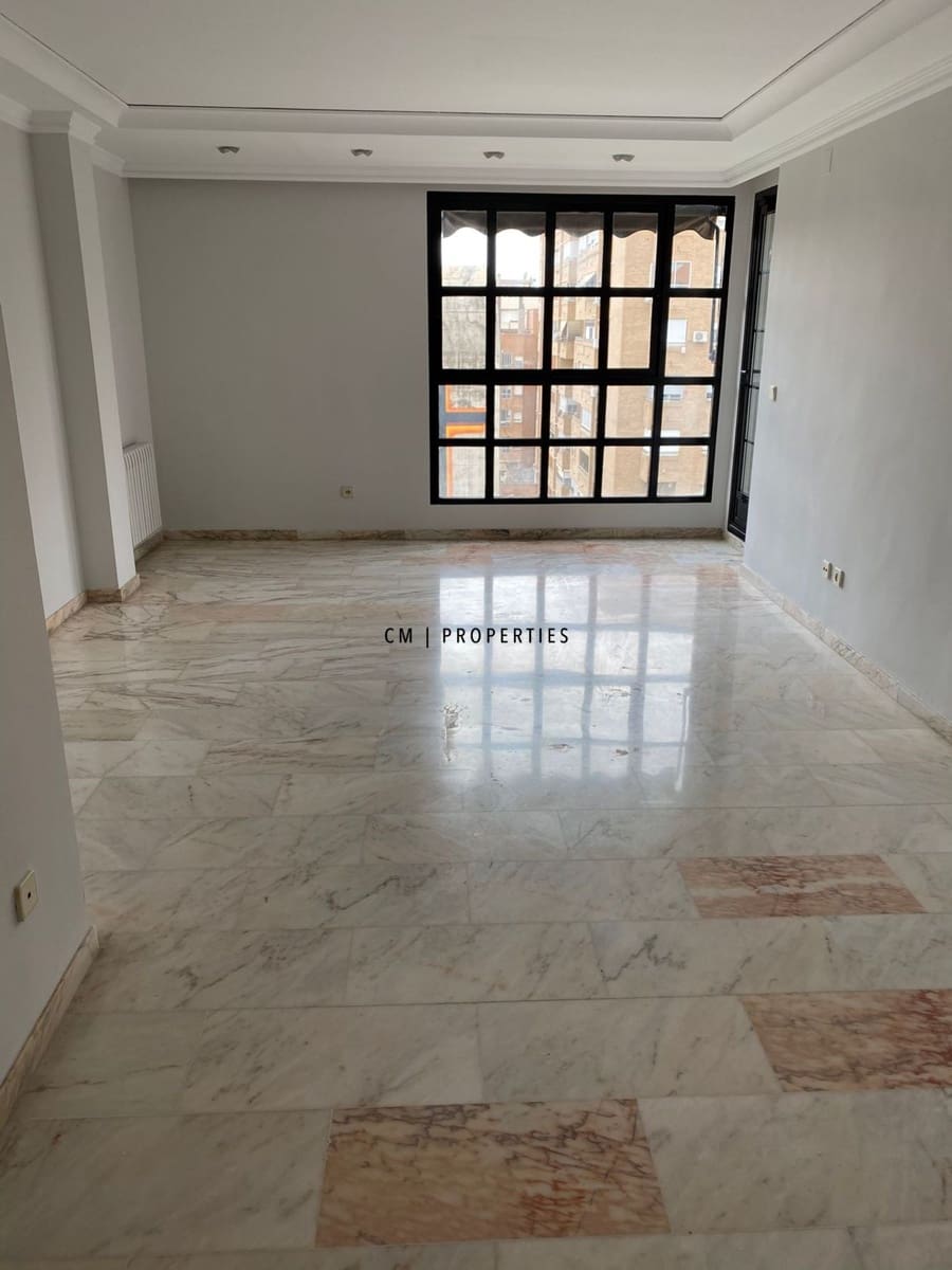 Appartement de 4 chambres à louer à Valence ville - 1 700 € (Ref: 9946737)