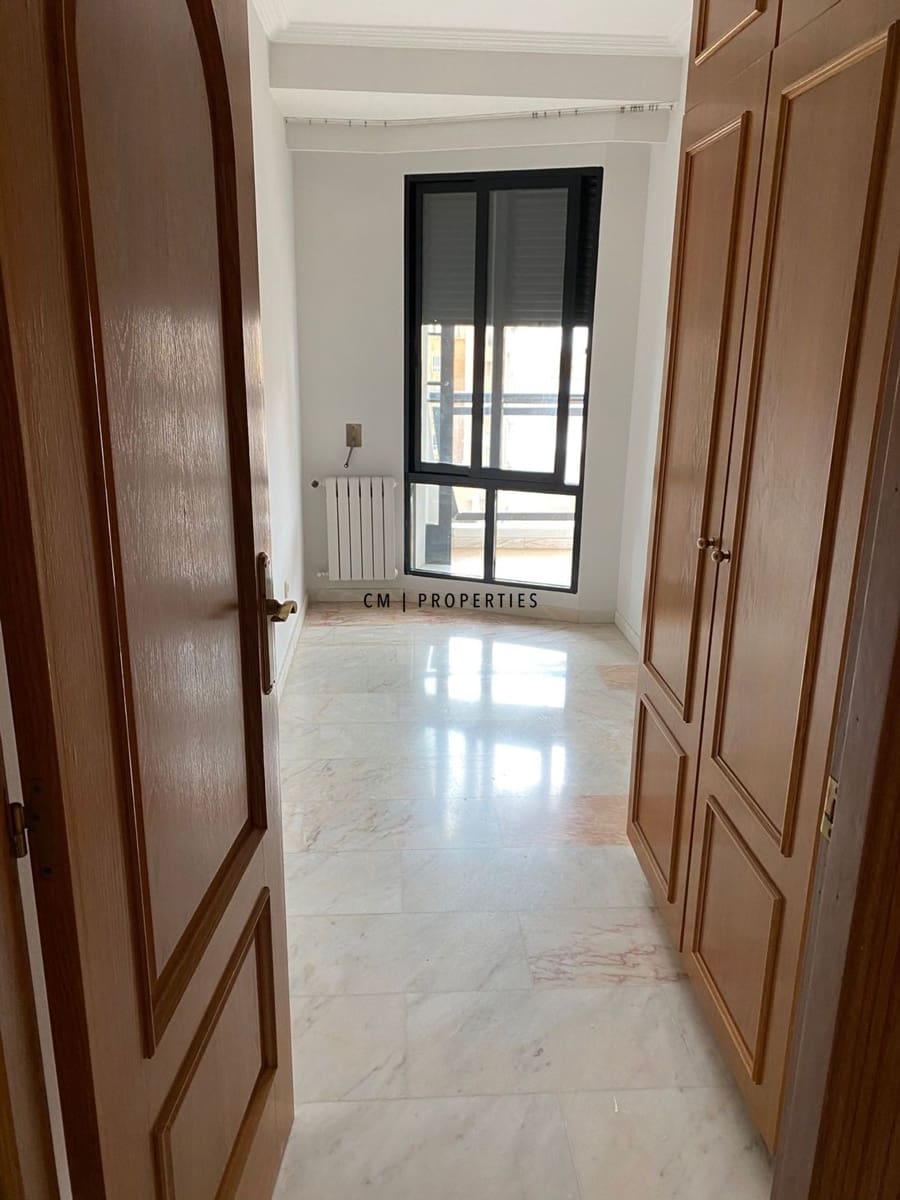 Appartement de 4 chambres à louer à Valence ville - 1 700 € (Ref: 9946737)