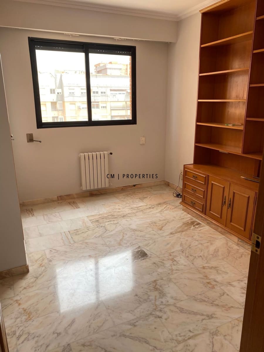 Appartement de 4 chambres à louer à Valence ville - 1 700 € (Ref: 9946737)