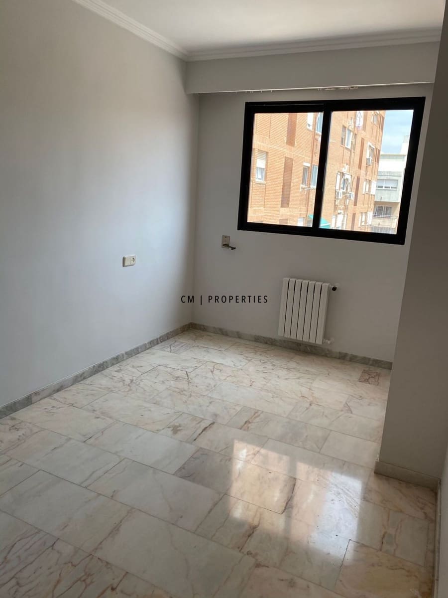 Appartement de 4 chambres à louer à Valence ville - 1 700 € (Ref: 9946737)
