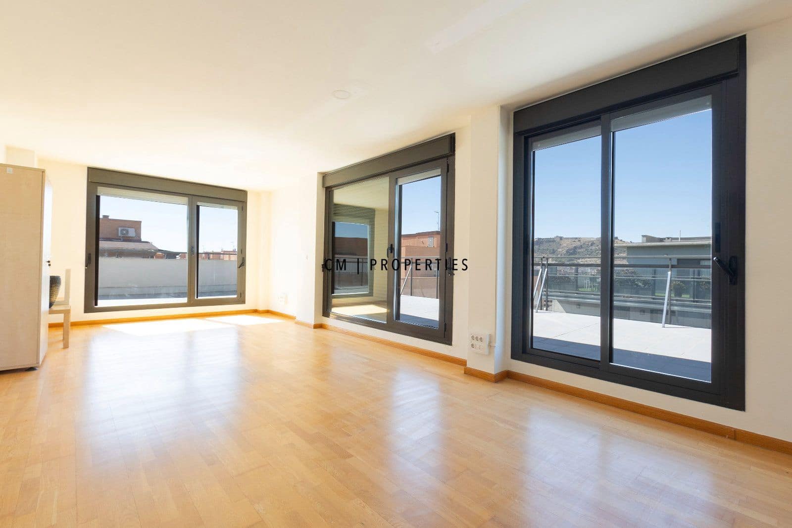 3 soveværelse Penthouse til leje i Sagunto / Sagunt med swimmingpool garage - € 1.700 (Ref: 9948910)