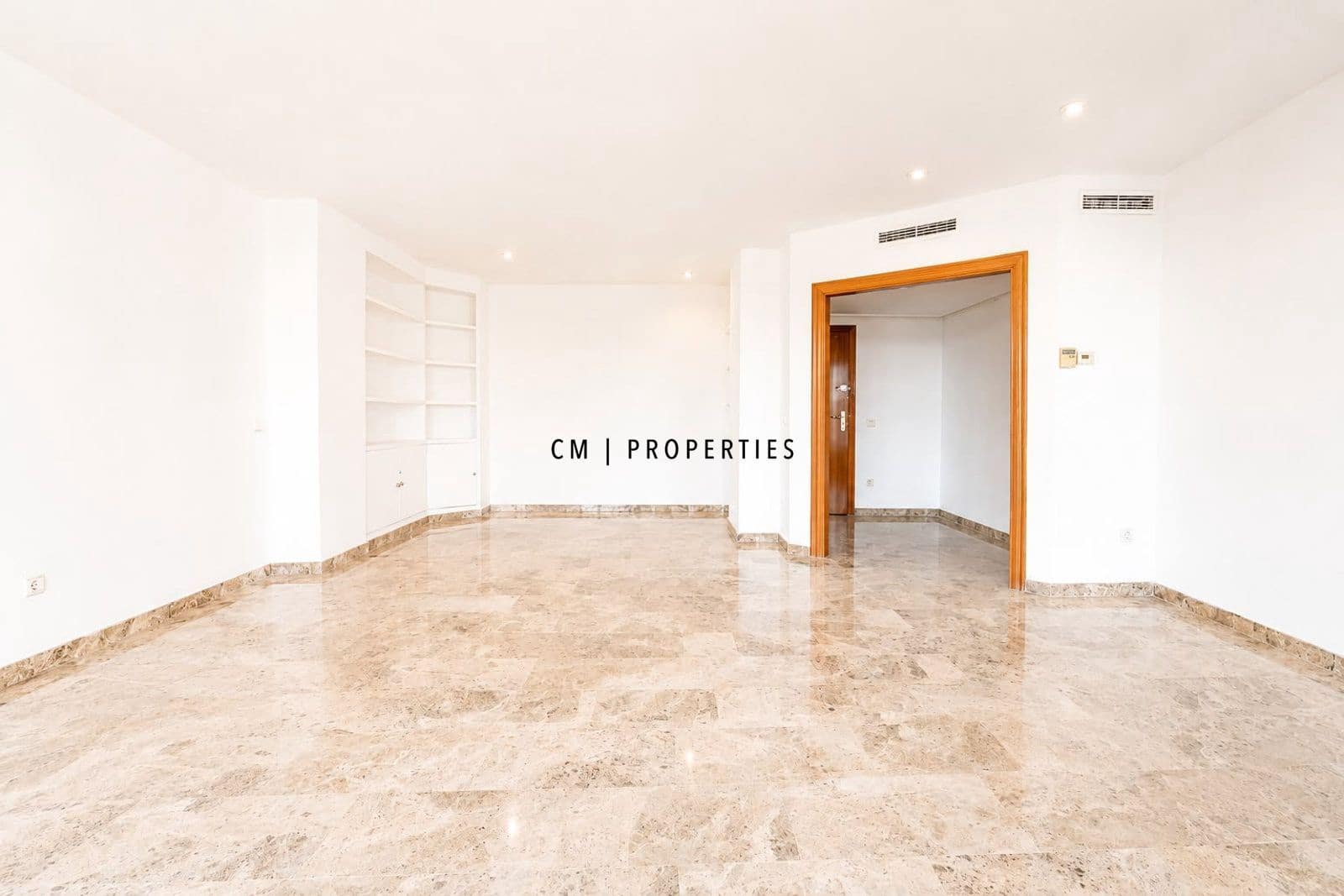3 soverom Leilighet til leie i Valencia by med svømmebasseng garasje - € 2 500 (Ref: 9948911)