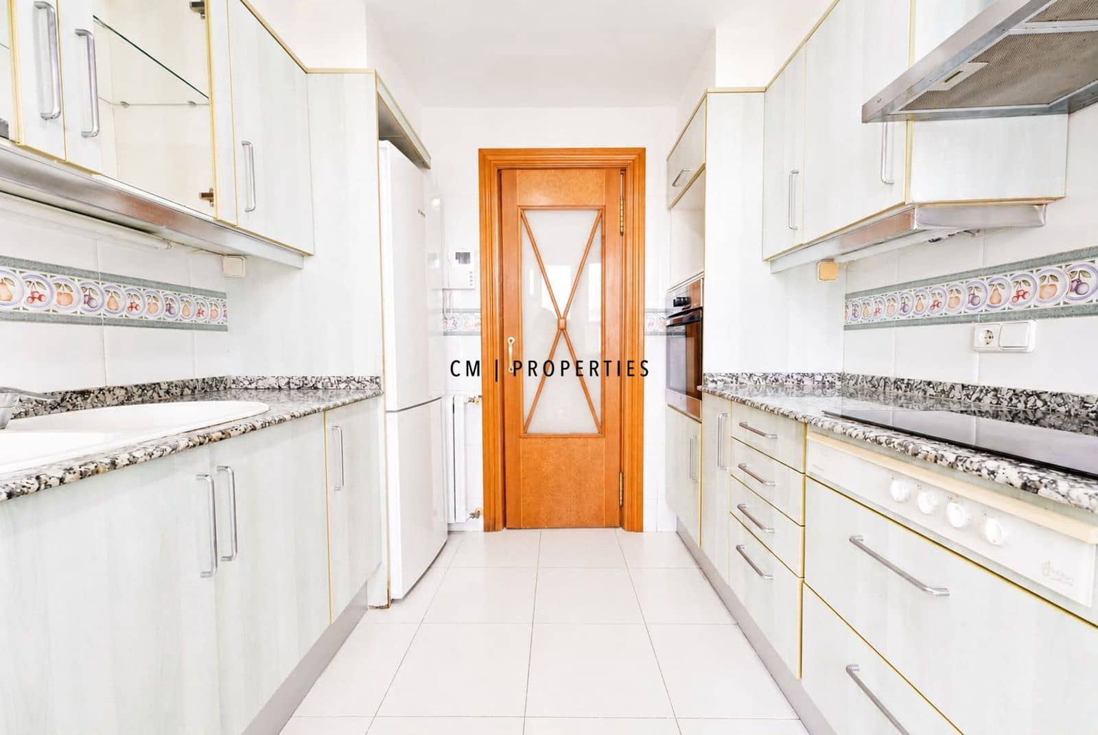 3 soverom Leilighet til leie i Valencia by med svømmebasseng garasje - € 2 500 (Ref: 9948911)