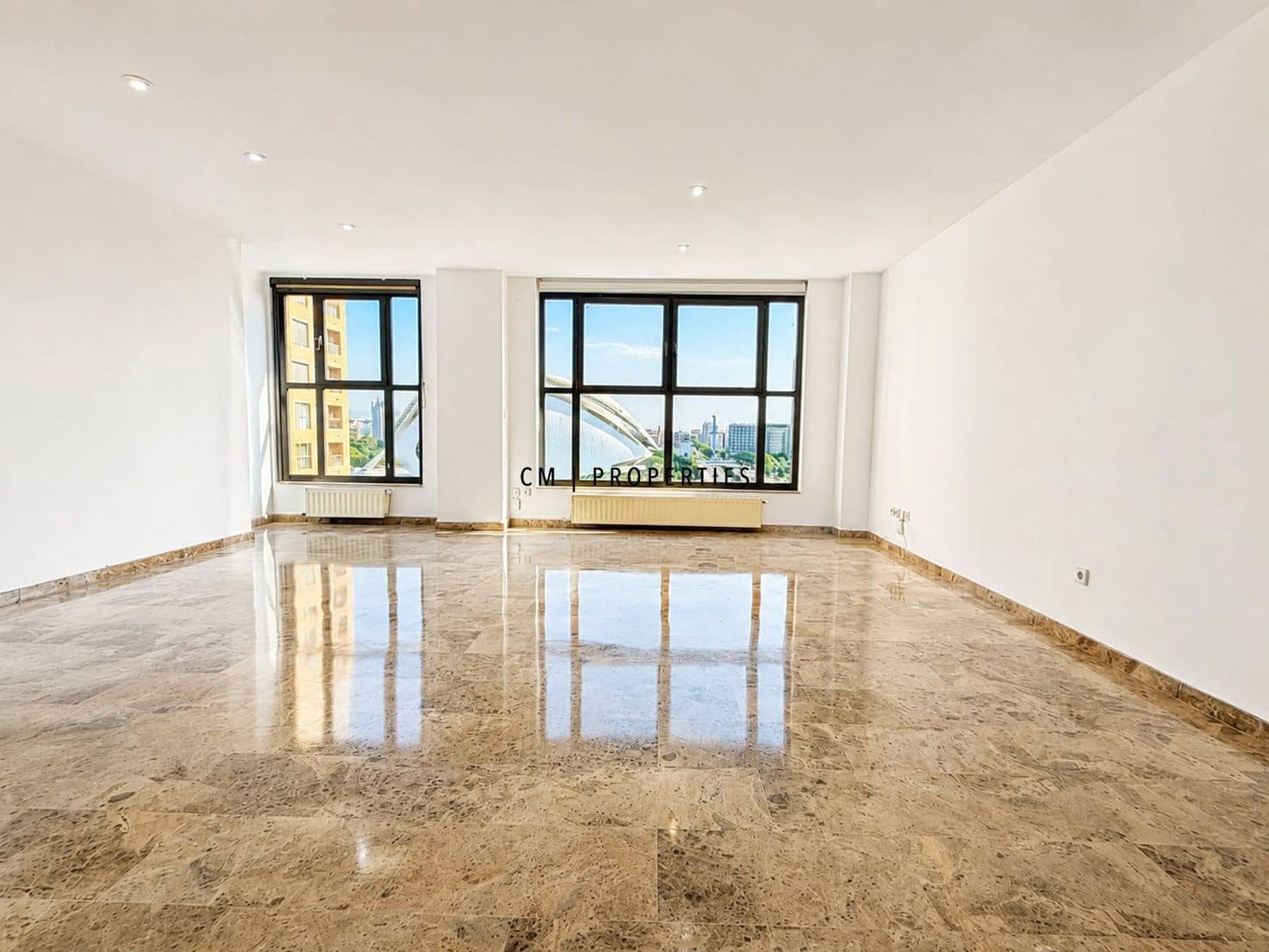 3 soverom Leilighet til leie i Valencia by med svømmebasseng garasje - € 2 500 (Ref: 9948911)