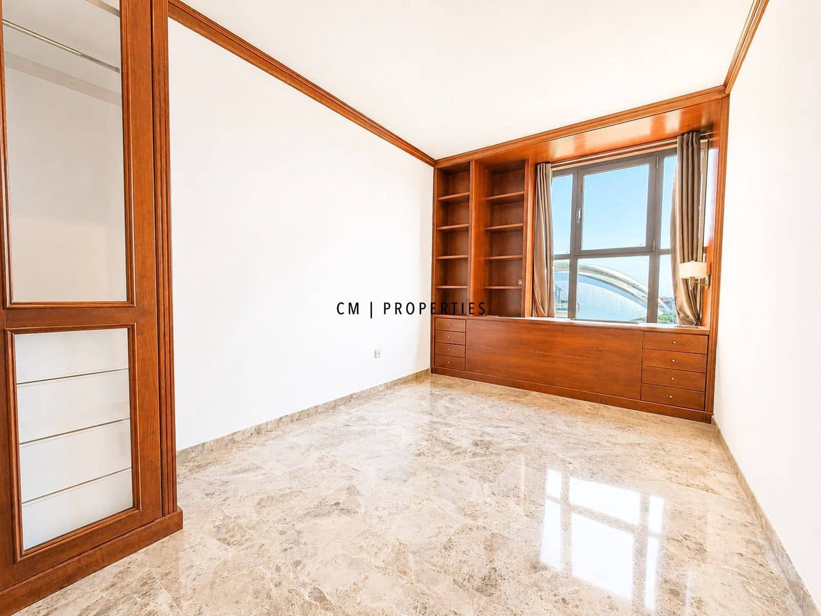 3 soverom Leilighet til leie i Valencia by med svømmebasseng garasje - € 2 500 (Ref: 9948911)