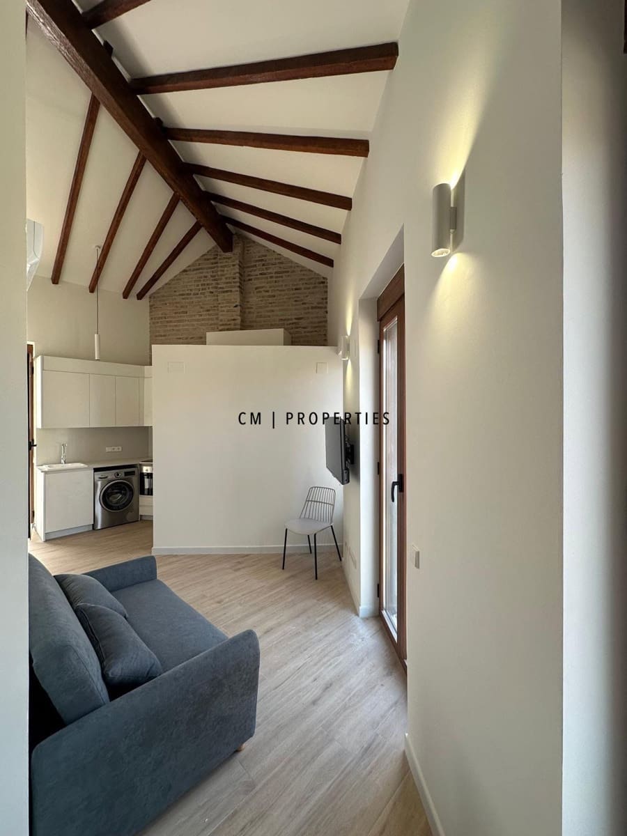 Flat for rent in Moncada - € 900 (Ref: 9950745)