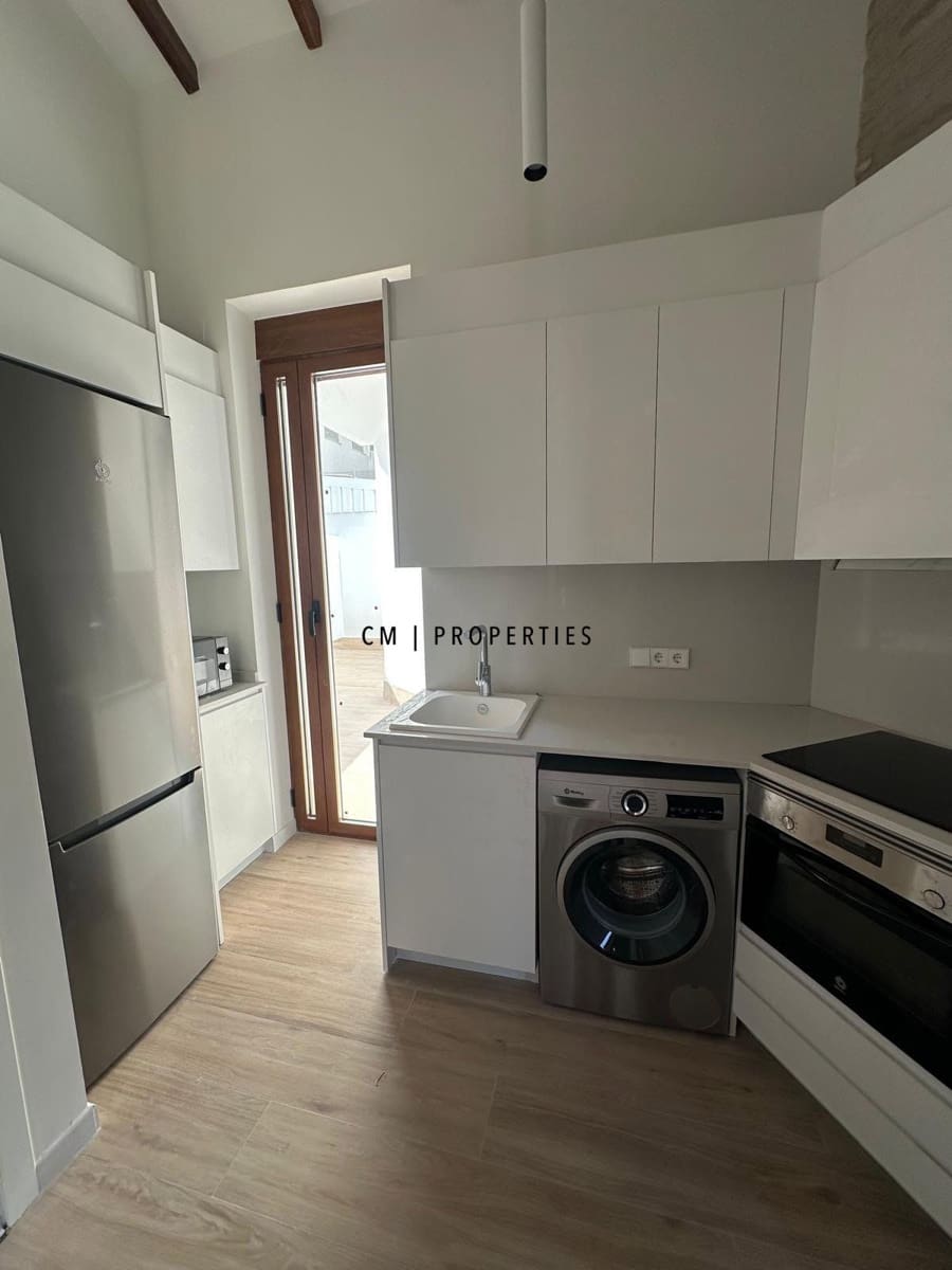 Flat for rent in Moncada - € 900 (Ref: 9950745)