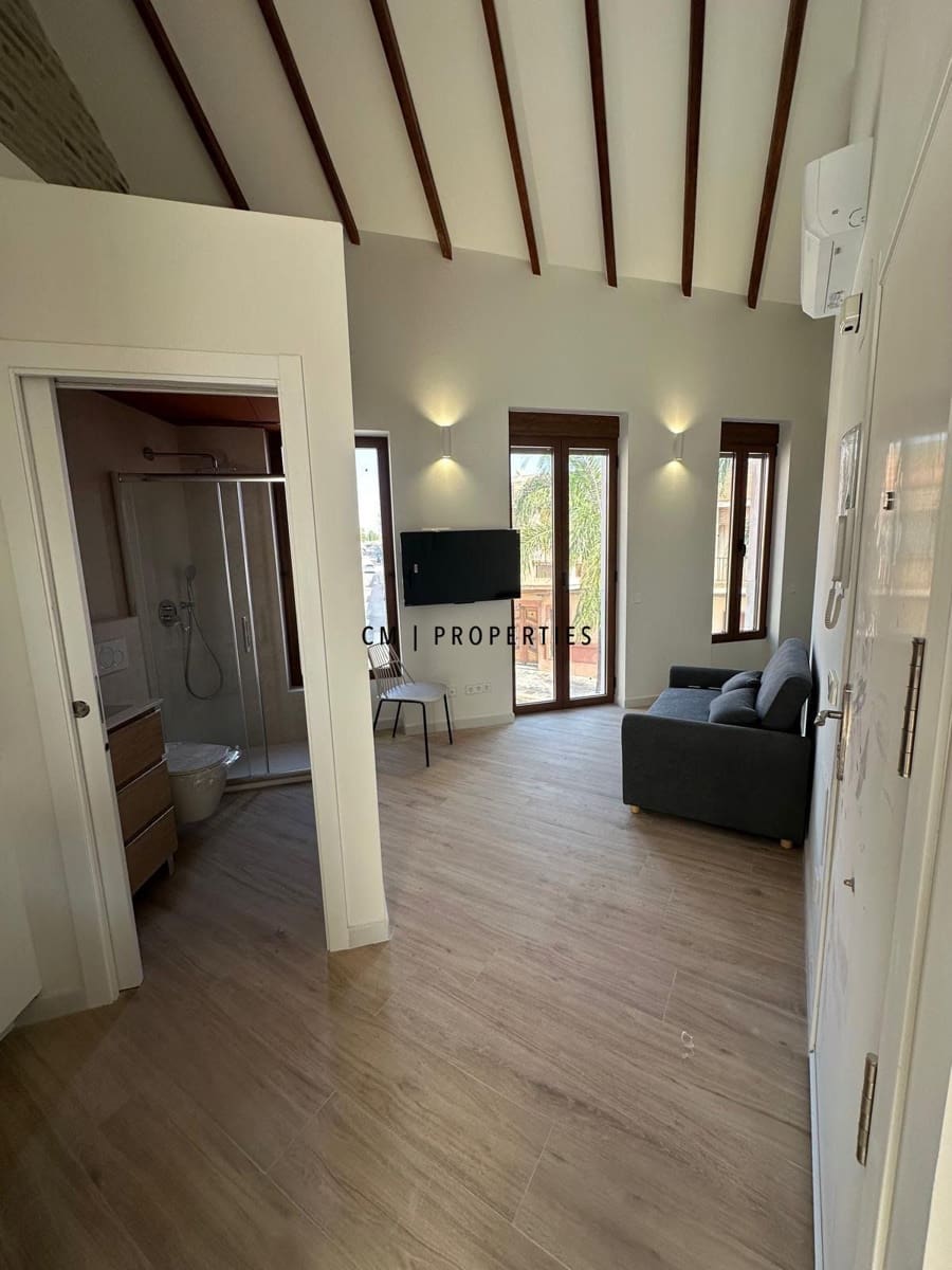 Flat for rent in Moncada - € 900 (Ref: 9950745)