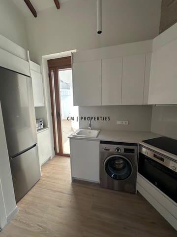 Flat for rent in Moncada - € 900 (Ref: 9950745)
