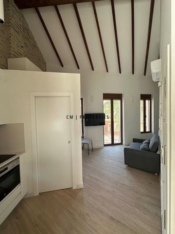 Flat for rent in Moncada - € 900 (Ref: 9950745)