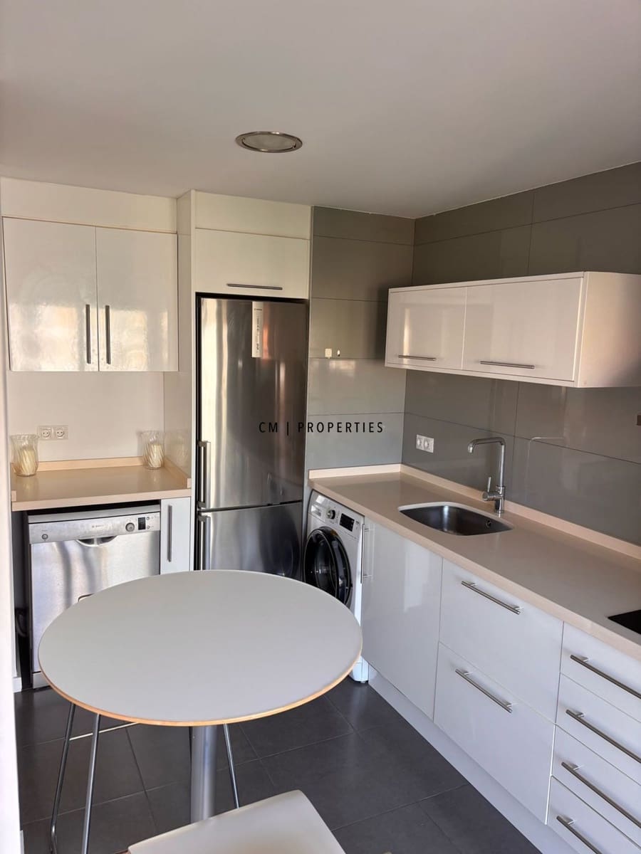 2 soverom Leilighet til leie i Valencia by - € 1 650 (Ref: 9950746)