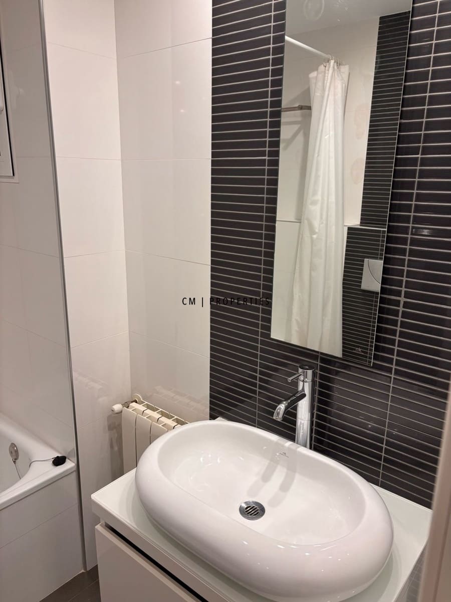2 soverom Leilighet til leie i Valencia by - € 1 650 (Ref: 9950746)