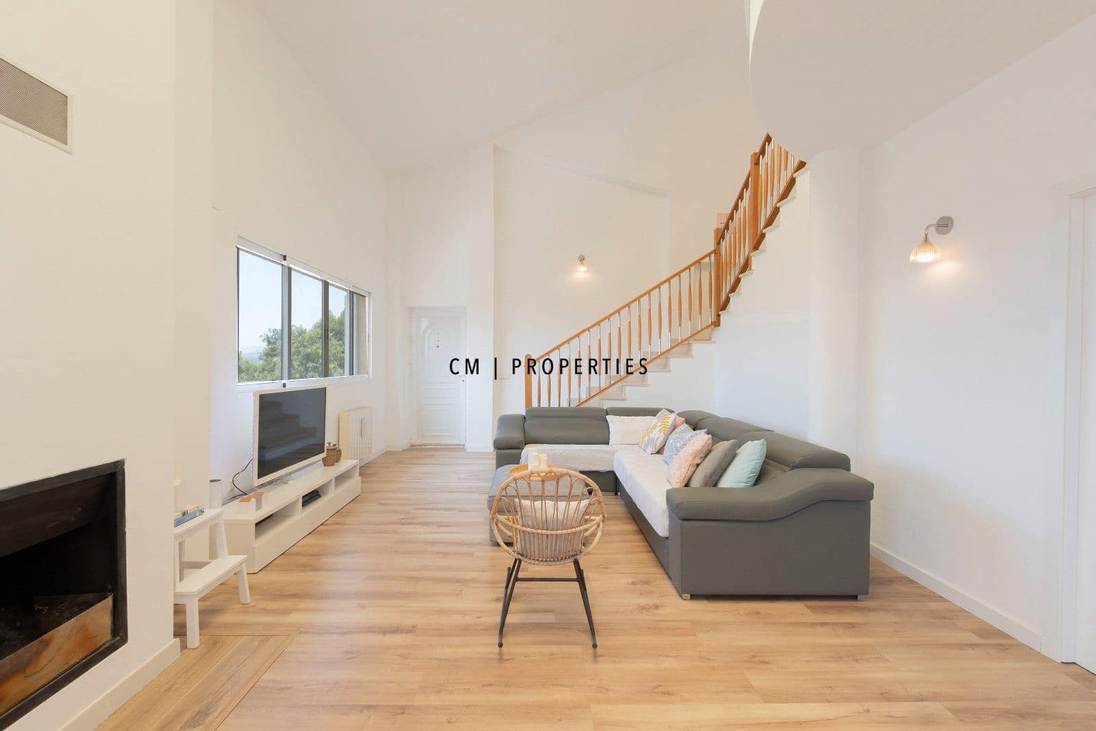 3 bedroom Villa for sale in Torrent with pool garage - € 579,000 (Ref: 9952830)