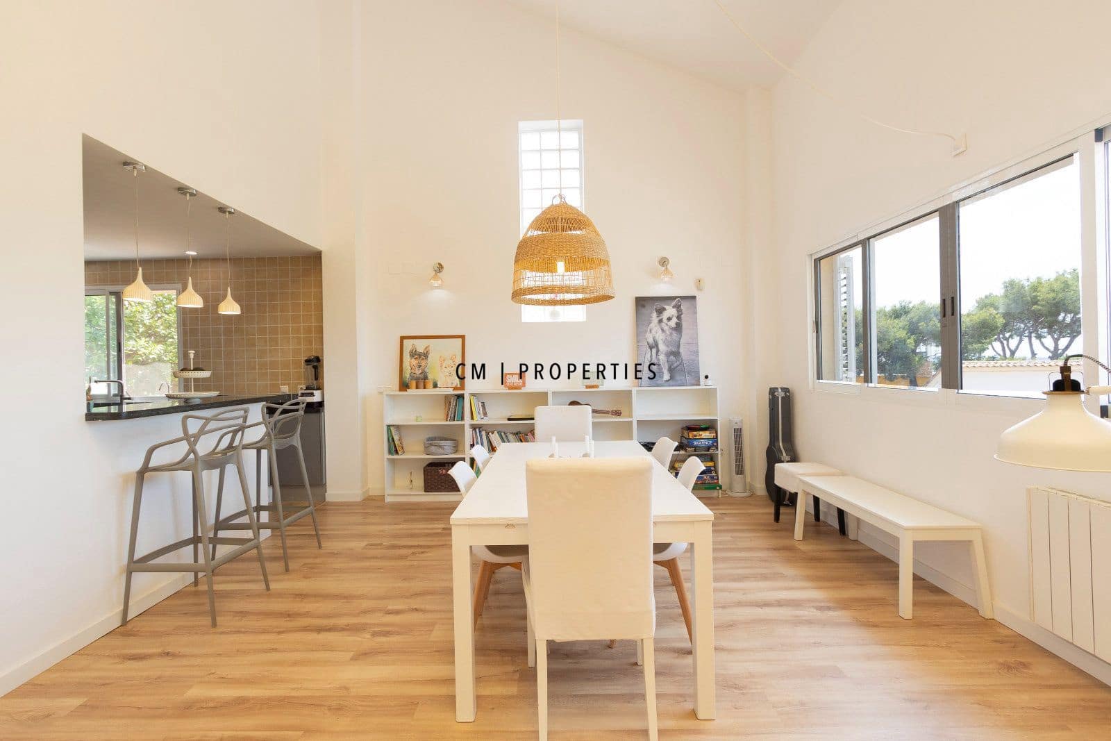 3 bedroom Villa for sale in Torrent with pool garage - € 579,000 (Ref: 9952830)