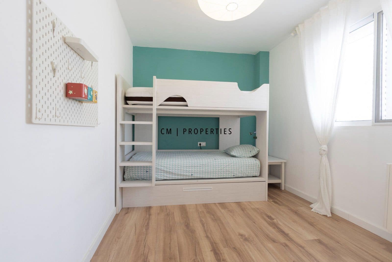 3 bedroom Villa for sale in Torrent with pool garage - € 579,000 (Ref: 9952830)