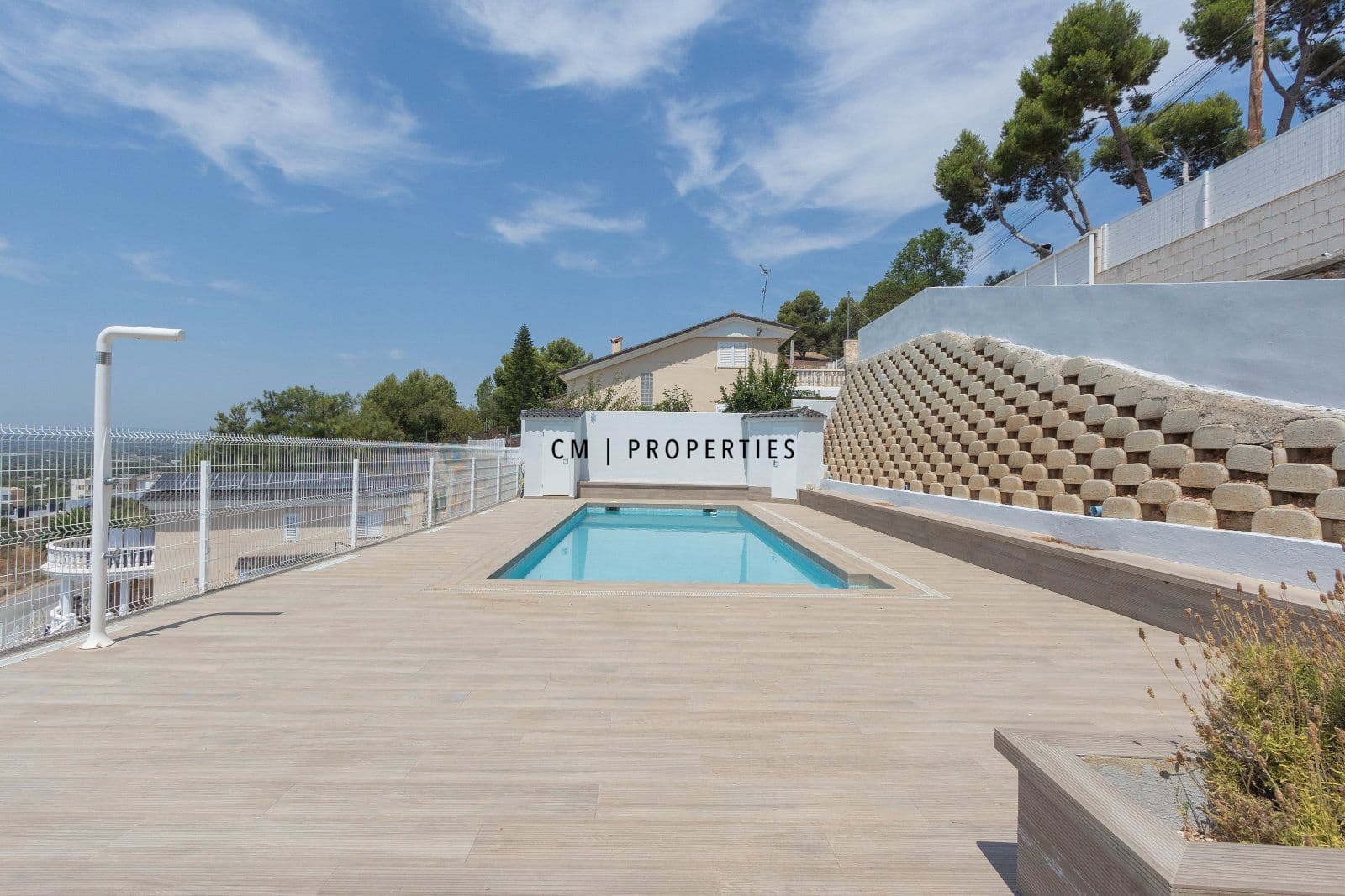 3 bedroom Villa for sale in Torrent with pool garage - € 579,000 (Ref: 9952830)
