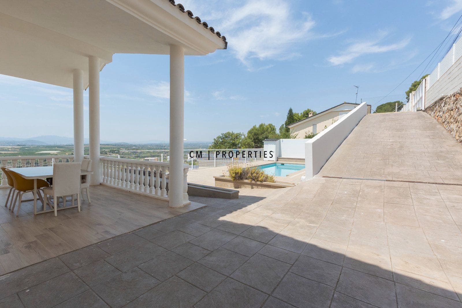 3 bedroom Villa for sale in Torrent with pool garage - € 579,000 (Ref: 9952830)