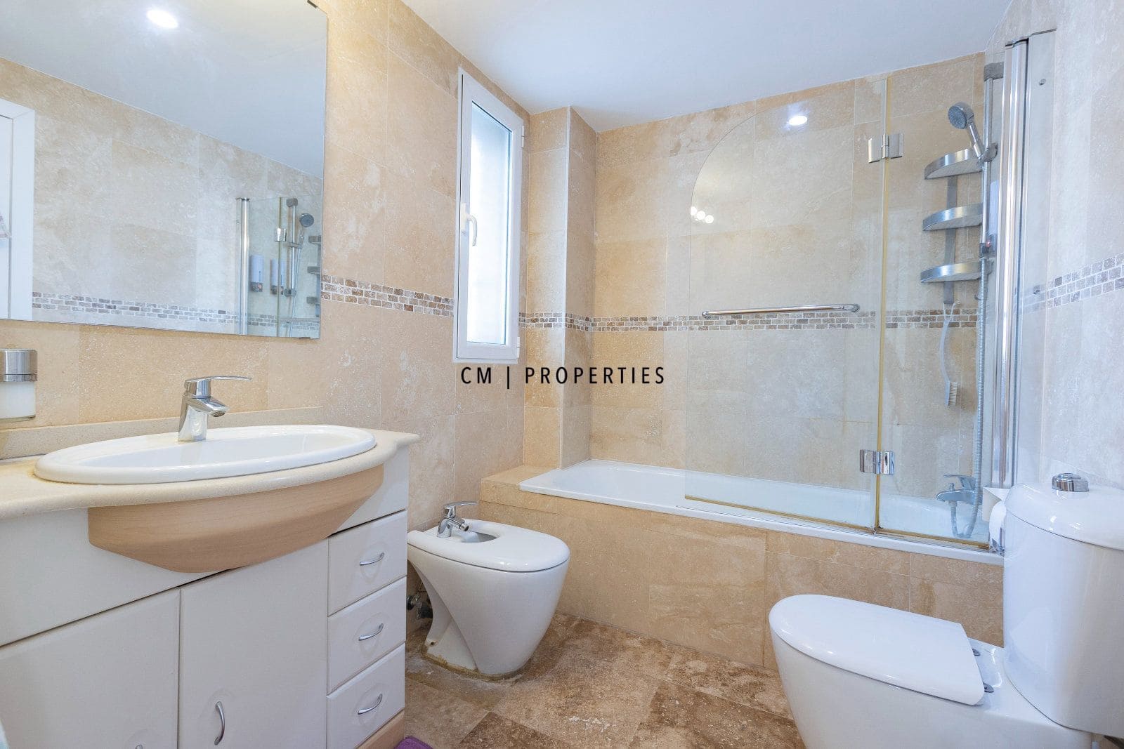3 bedroom Villa for sale in Torrent with pool garage - € 579,000 (Ref: 9952830)