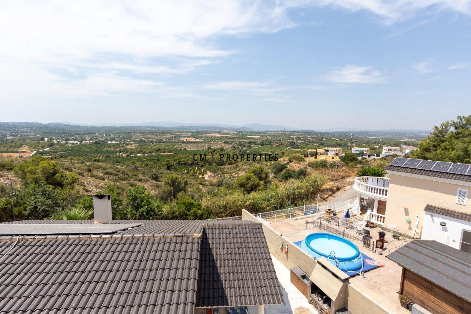 3 bedroom Villa for sale in Torrent with pool garage - € 579,000 (Ref: 9952830)