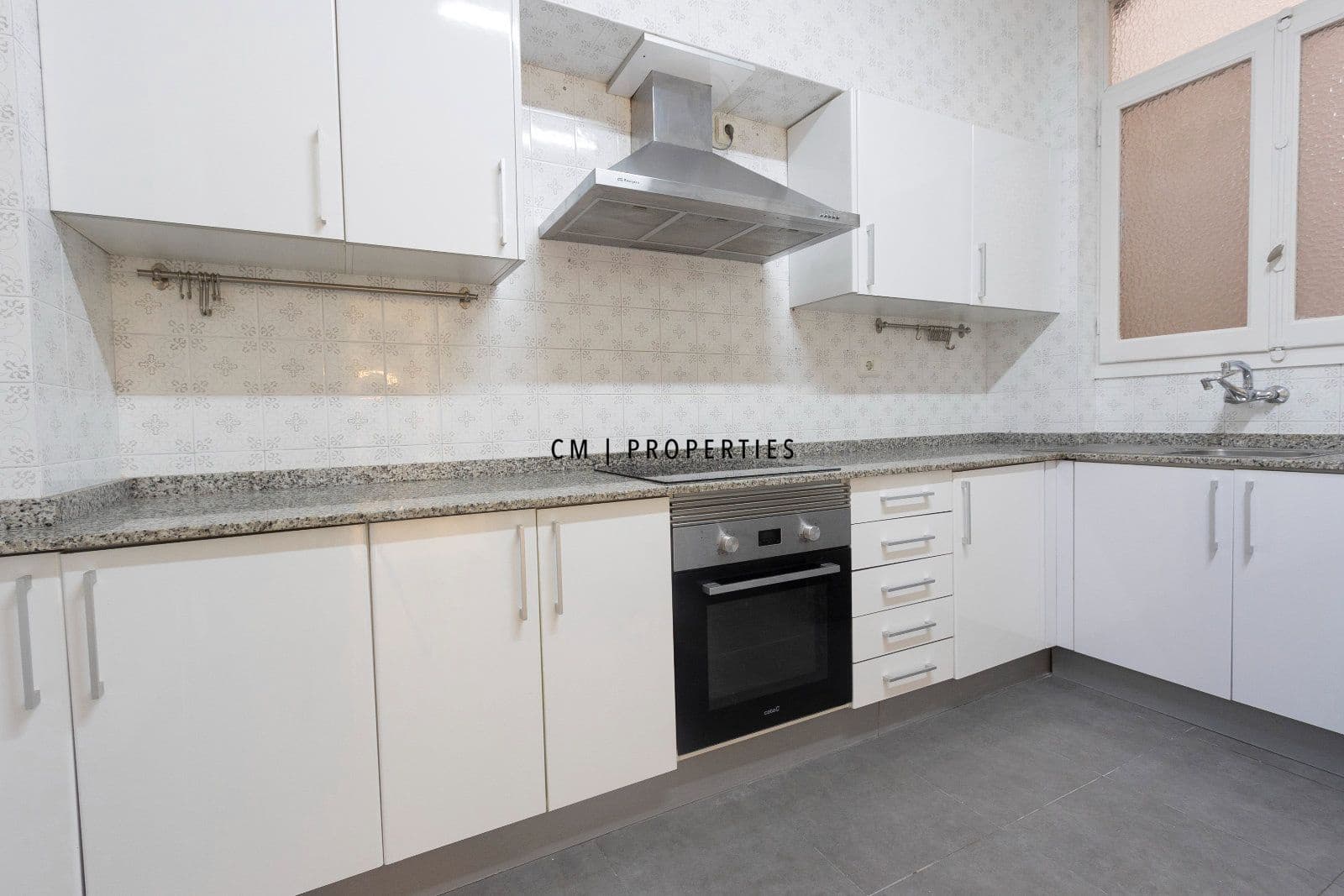4 soveværelse Lejlighed til leje i Valencia by - € 2.500 (Ref: 9952905)
