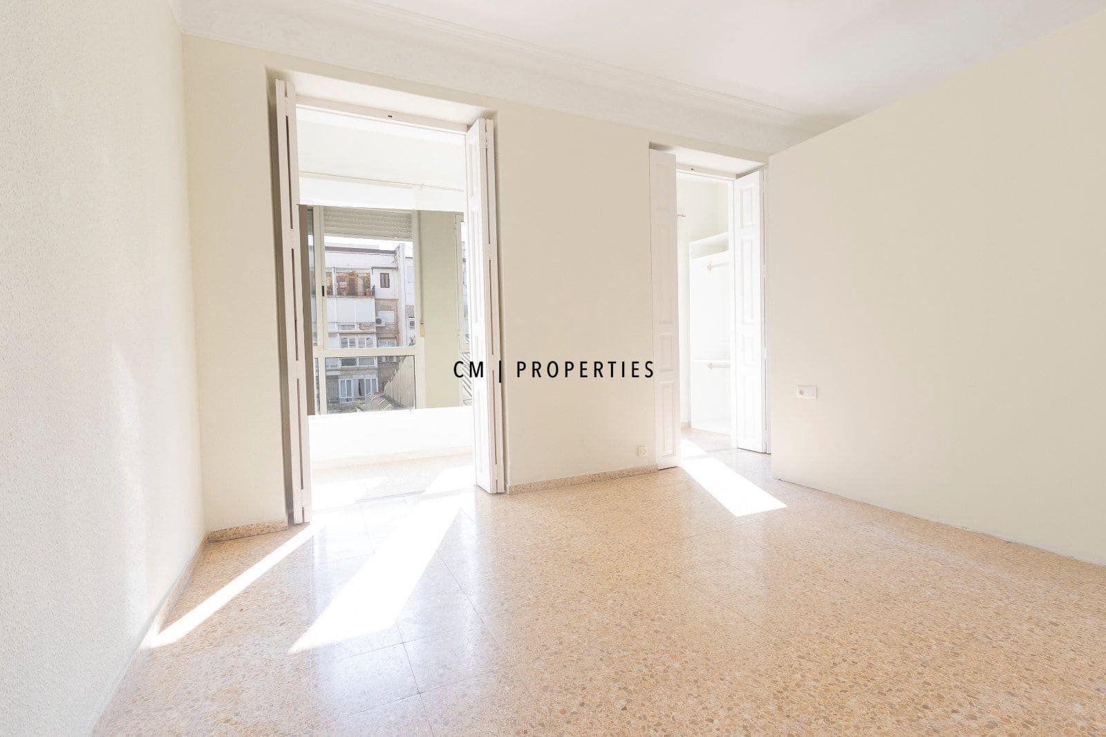 4 soveværelse Lejlighed til leje i Valencia by - € 2.500 (Ref: 9952905)