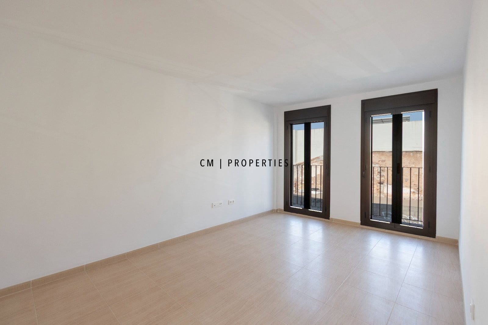 2 bedroom Flat for sale in Petres - € 190,000 (Ref: 9956532)